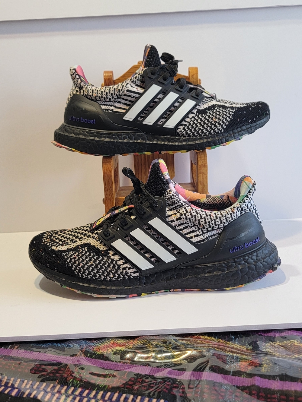 Adidas Ultra Boost Black/Pink Knit Running Shoes Zise 6 Adult